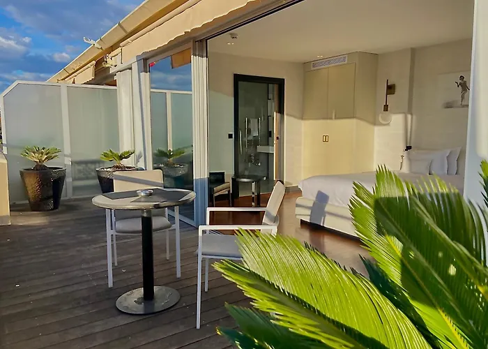 Hôtel Cannes Centre Univers